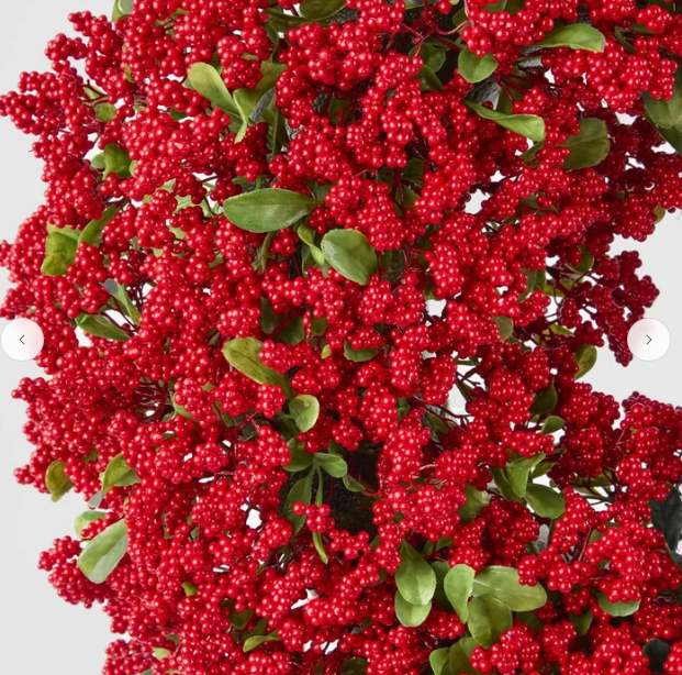 Fine Red Berry & Boxwood Wreath