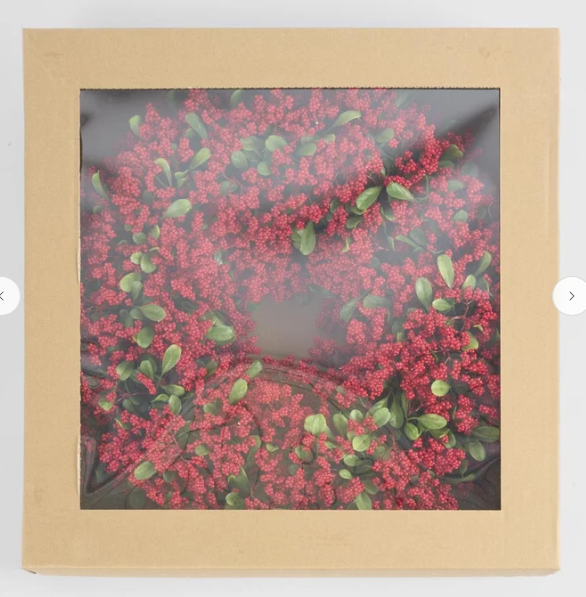 Fine Red Berry & Boxwood Wreath
