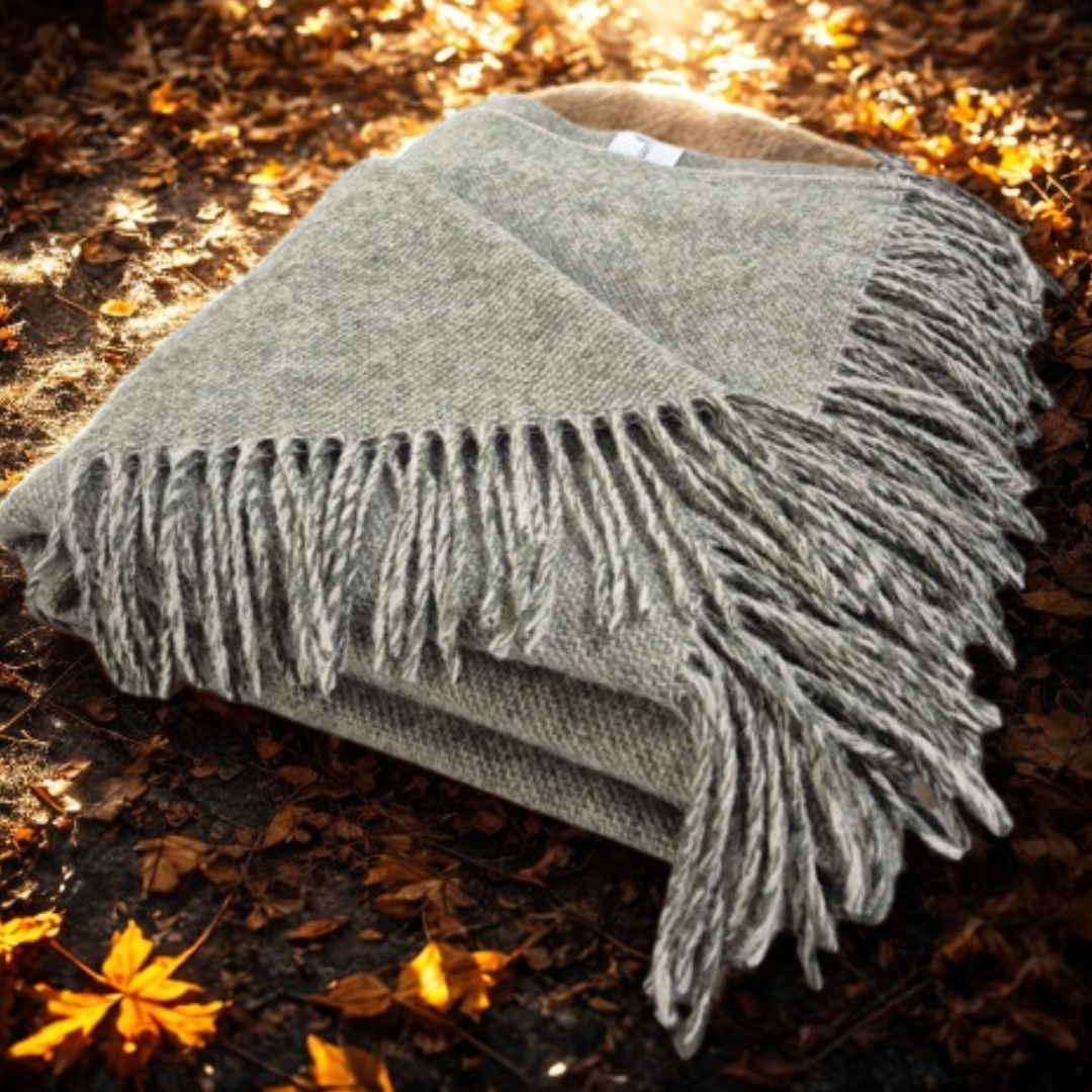 SAARDE Merino Wool Throw Olive