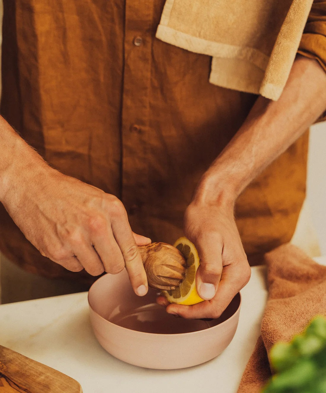 Saarde Olive Wood Lemon Reamer