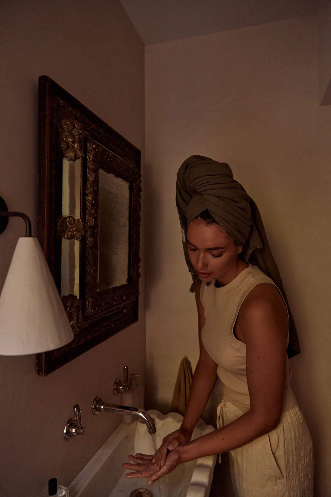 Saarde Vintage Wash Cotton Towel Olive