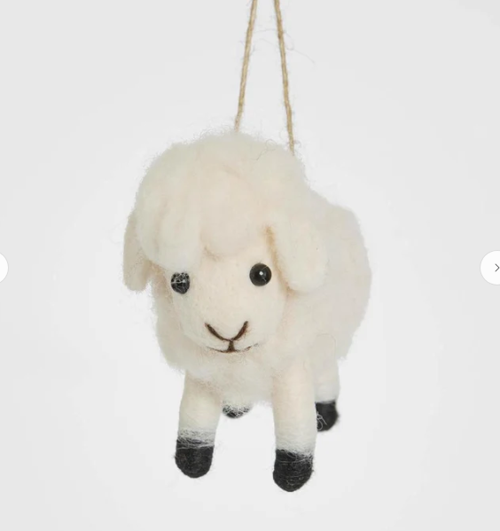 Doris The Sheep Hanging Tree Deco