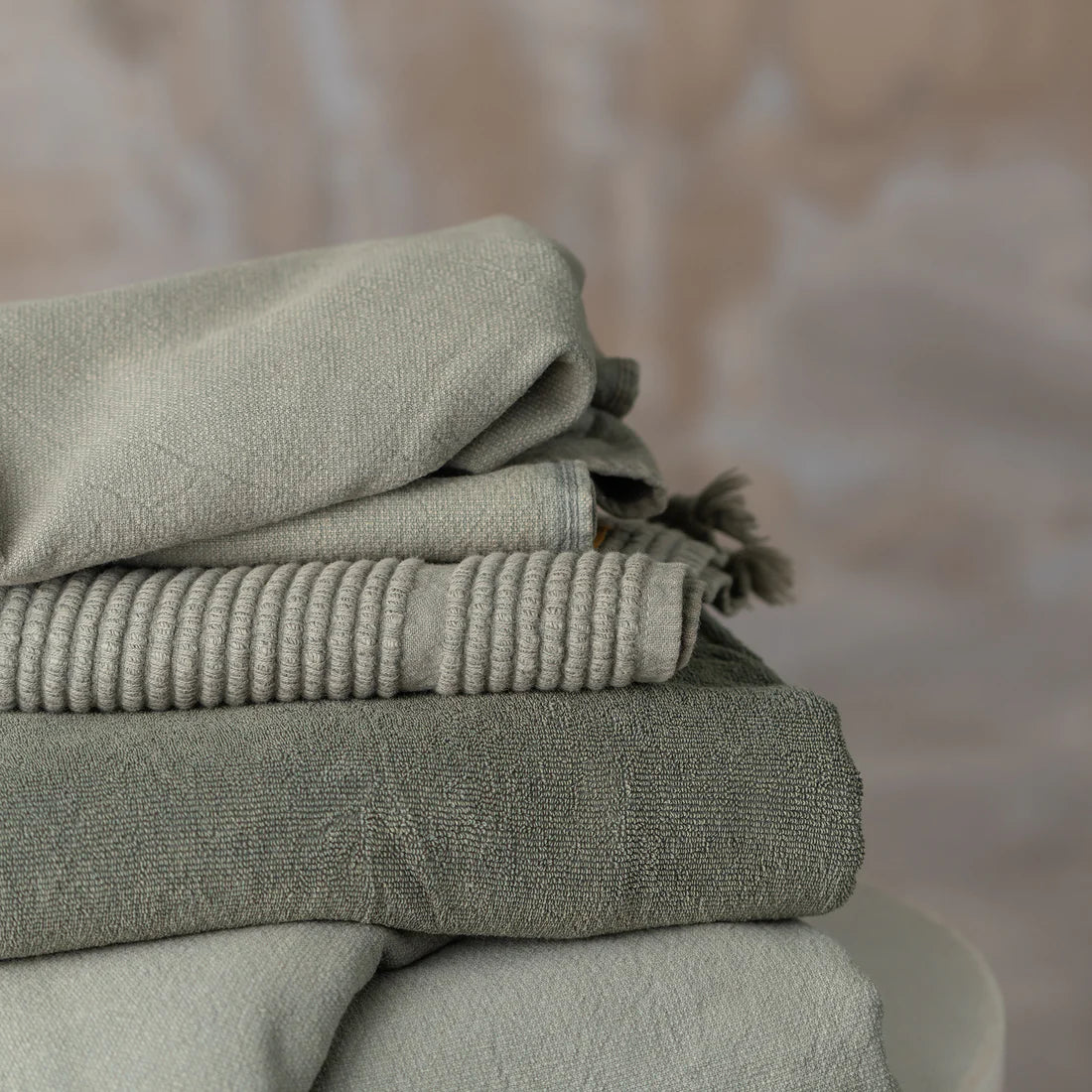 Saarde Vintage Wash Hand Towel Olive