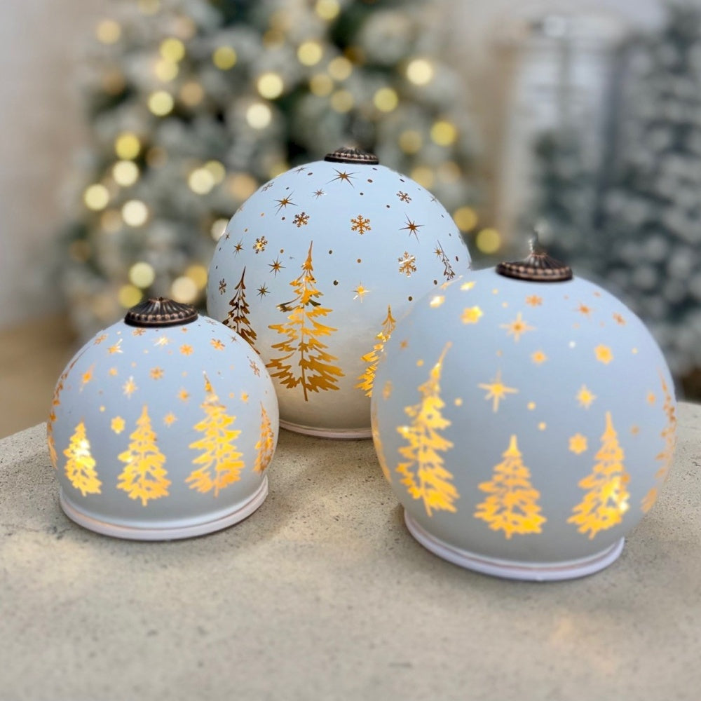 Set of 3 Light Up Spheres White with Gold